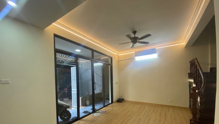 CHO THUÊ NHÀ NGUYÊN CĂN RIÊNG BIỆT CHÙA BỘC Diện tích 64m2 x 2 tầng, 3 ngủ, 16 triệu.